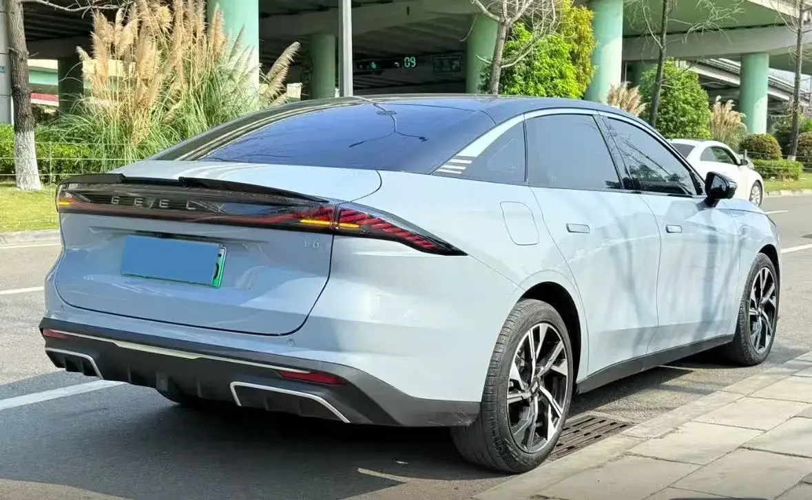 2023 Geely Galaxy L6 1.5T 163HP L4 3DHT PHEV,autocango,china used car exporter,china ev exporter,chinese used car exporter,chinese used ev exporter