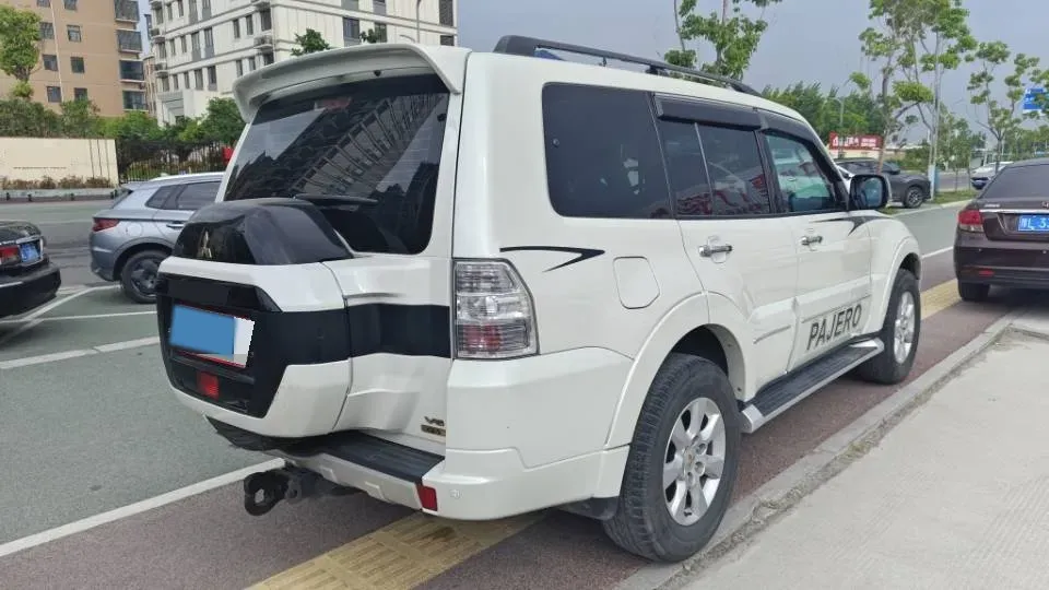2020 Mitsubishi Pajero 3.0L 174HP V6 5AT,autocango,china used car exporter,china ev exporter,chinese used car exporter,chinese used ev exporter