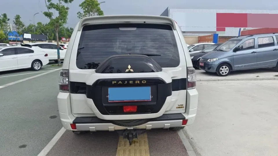 2020 Mitsubishi Pajero 3.0L 174HP V6 5AT,autocango,china used car exporter,china ev exporter,chinese used car exporter,chinese used ev exporter