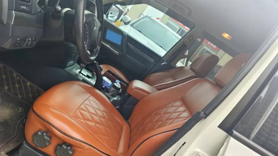 2020 Mitsubishi Pajero 3.0L 174HP V6 5AT,autocango,china used car exporter,china ev exporter,chinese used car exporter,chinese used ev exporter