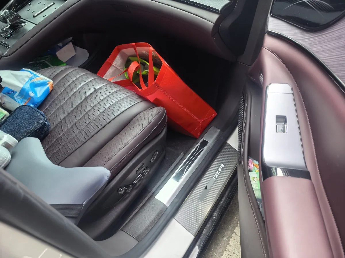 2024 Denza DenzaZ9GT 2.0T 207HP L4 E-CVT PHEV 38.5KWH,autocango,china used car exporter,china ev exporter,chinese used car exporter,chinese used ev exporter