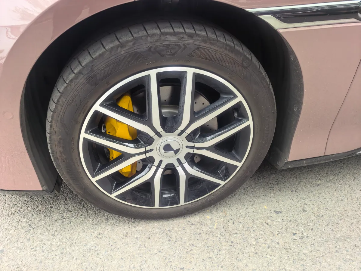 2024 Denza DenzaZ9GT 2.0T 207HP L4 E-CVT PHEV 38.5KWH,autocango,china used car exporter,china ev exporter,chinese used car exporter,chinese used ev exporter