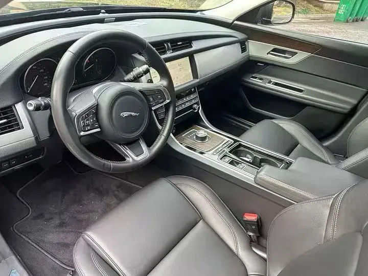 2019 HongQi HS7 3.0T 337HP V6 8AT,autocango,china used car exporter,china ev exporter,chinese used car exporter,chinese used ev exporter