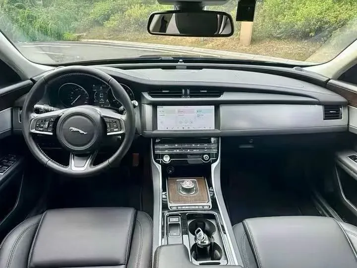 2019 HongQi HS7 3.0T 337HP V6 8AT,autocango,china used car exporter,china ev exporter,chinese used car exporter,chinese used ev exporter