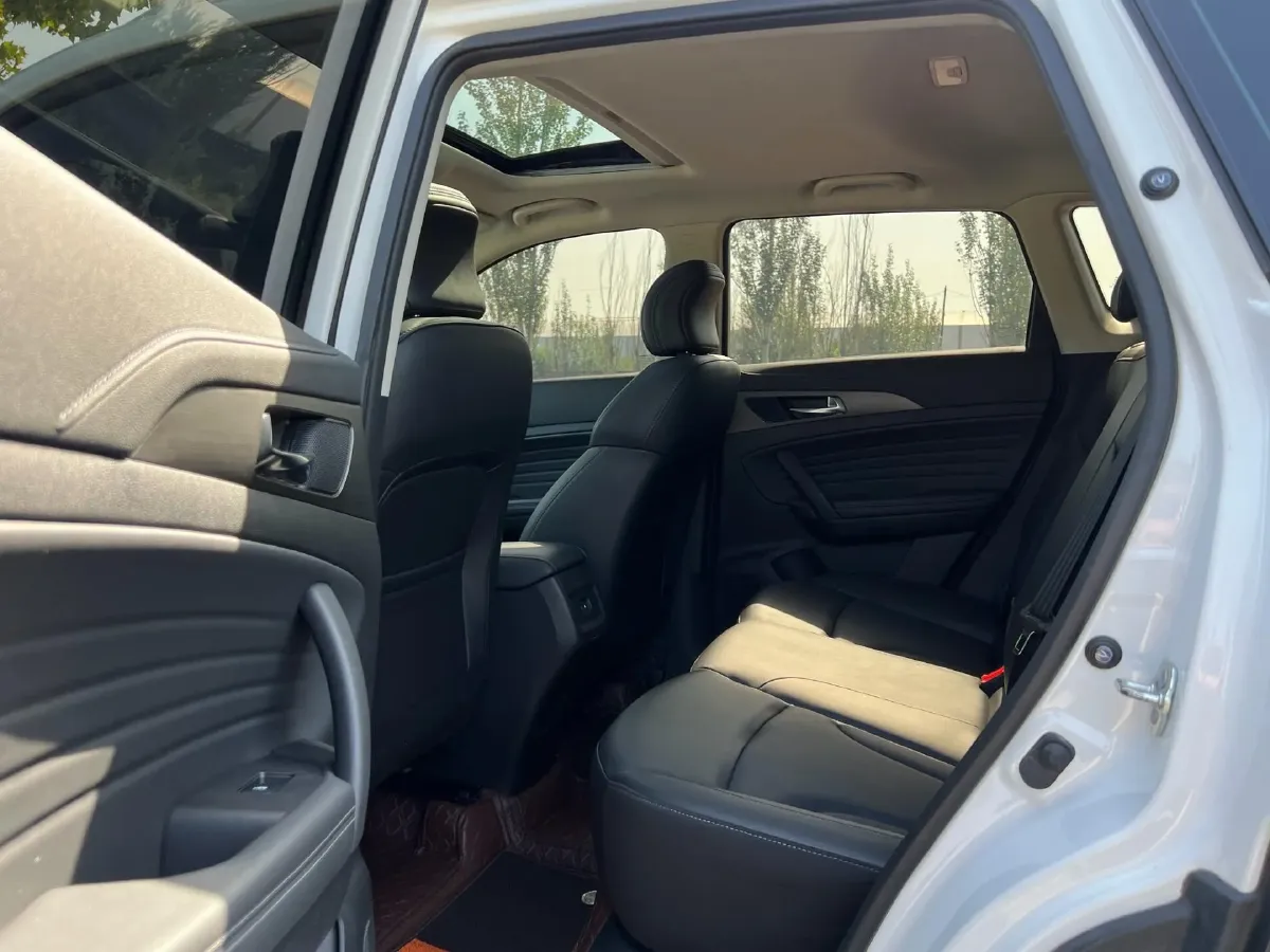 2021 ChangAn CS35 Plus 1.6L 128HP L4 5MT,autocango,china used car exporter,china ev exporter,chinese used car exporter,chinese used ev exporter