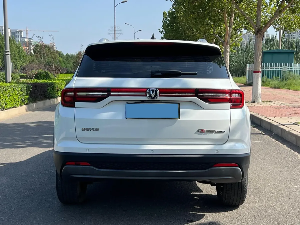 2021 ChangAn CS35 Plus 1.6L 128HP L4 5MT,autocango,china used car exporter,china ev exporter,chinese used car exporter,chinese used ev exporter