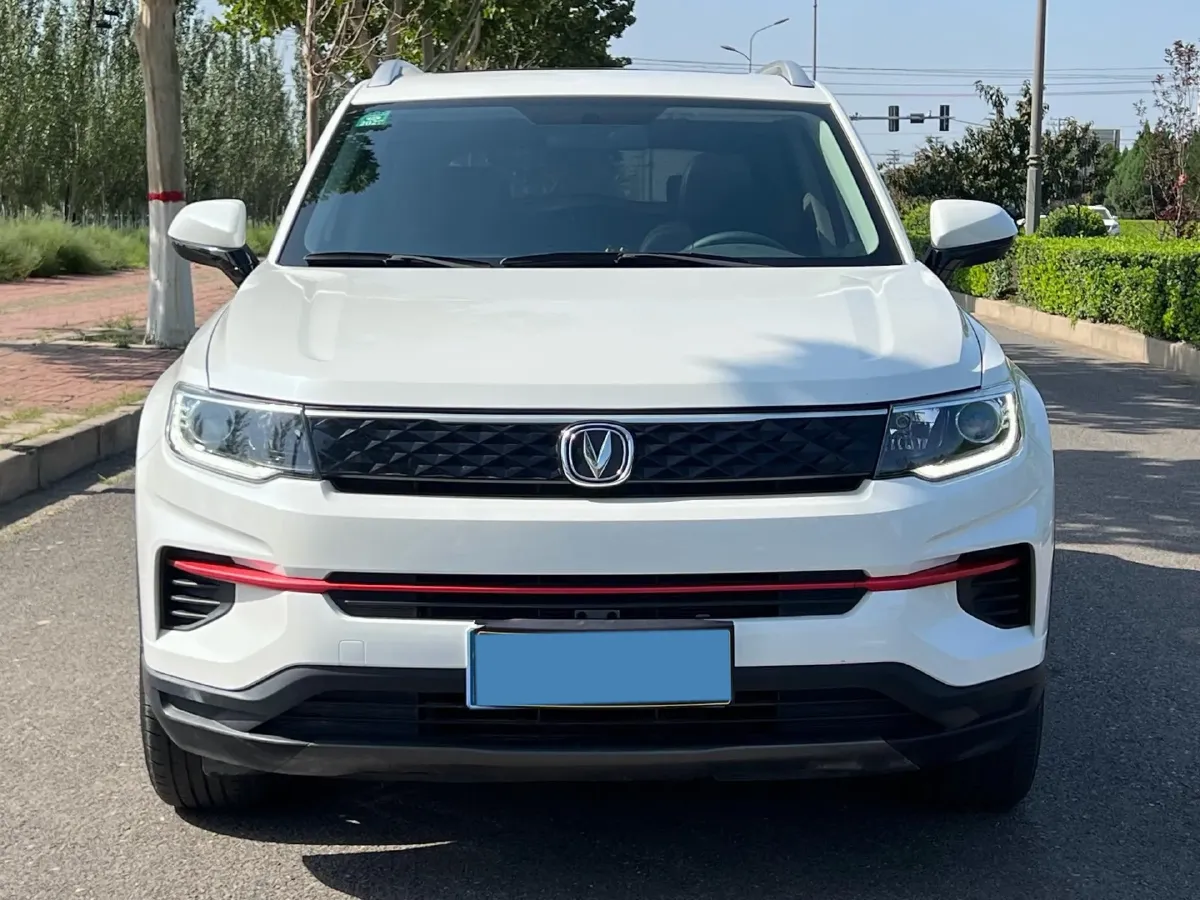 2021 ChangAn CS35 Plus 1.6L 128HP L4 5MT,autocango,china used car exporter,china ev exporter,chinese used car exporter,chinese used ev exporter