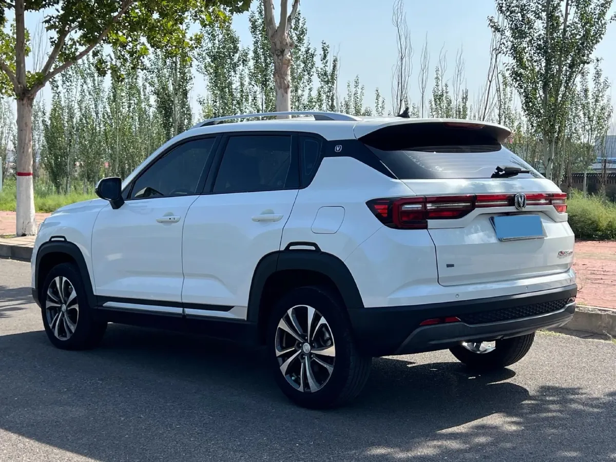 2021 ChangAn CS35 Plus 1.6L 128HP L4 5MT,autocango,china used car exporter,china ev exporter,chinese used car exporter,chinese used ev exporter