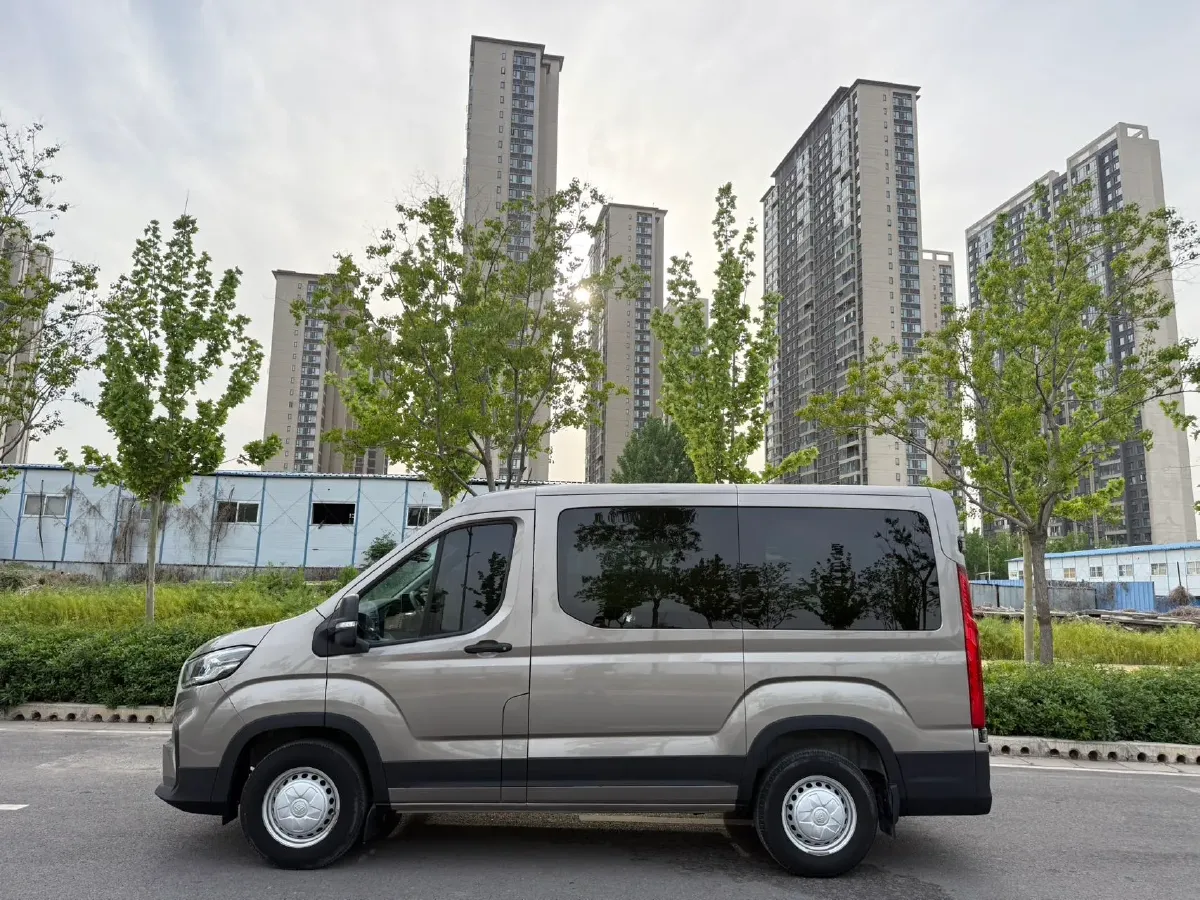 2022 JMC YuHu 9 2.0T 220HP L4 6MT,autocango,china used car exporter,china ev exporter,chinese used car exporter,chinese used ev exporter