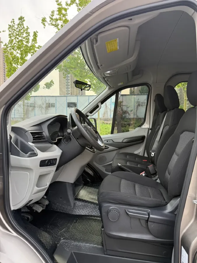 2022 JMC YuHu 9 2.0T 220HP L4 6MT,autocango,china used car exporter,china ev exporter,chinese used car exporter,chinese used ev exporter