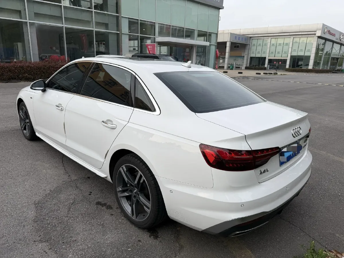 2020 Audi A4L 2.0T 190HP L4 7DCT,autocango,china used car exporter,china ev exporter,chinese used car exporter,chinese used ev exporter