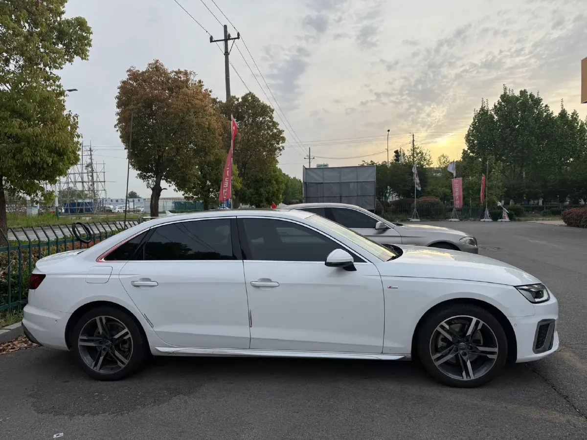 2020 Audi A4L 2.0T 190HP L4 7DCT,autocango,china used car exporter,china ev exporter,chinese used car exporter,chinese used ev exporter