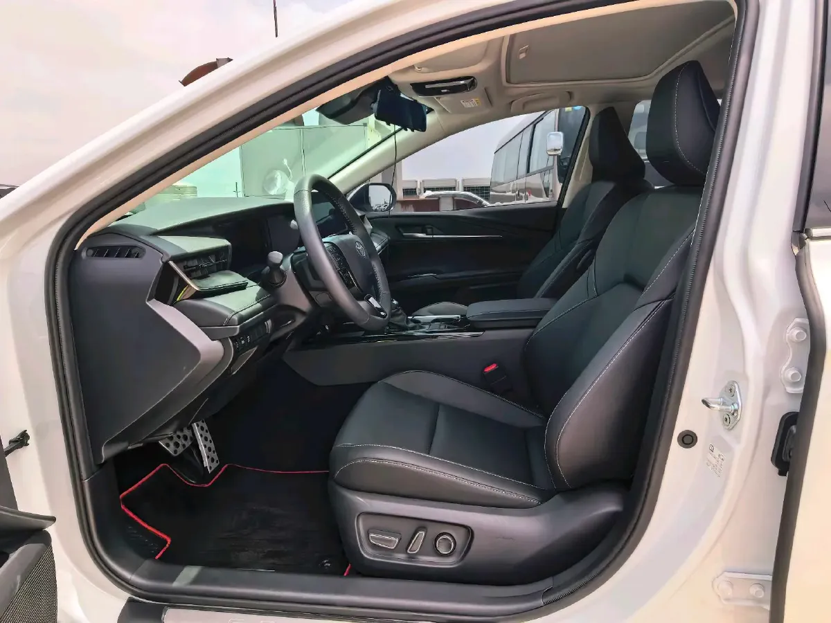 2026 Toyota Camry 2.0L 152HP L4 E-CVT Hybrid,autocango,china used car exporter,china ev exporter,chinese used car exporter,chinese used ev exporter