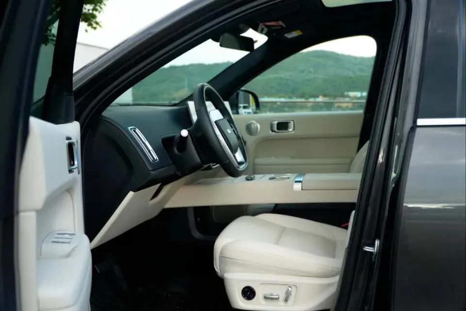 2024 Li L6 Range Extended 154HP L4 REEV 36.8KWH,autocango,china used car exporter,china ev exporter,chinese used car exporter,chinese used ev exporter