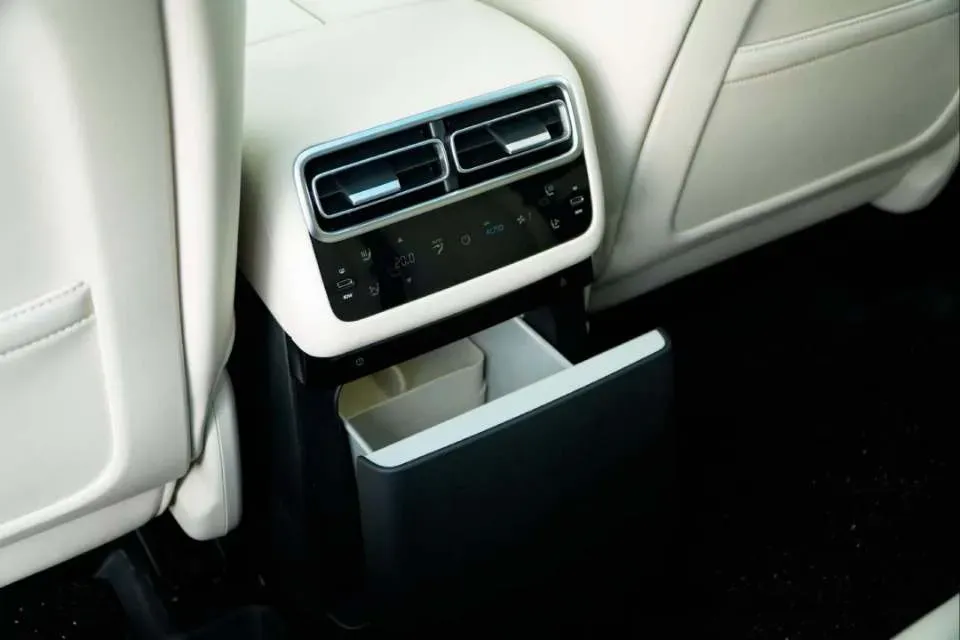 2024 Li L6 Range Extended 154HP L4 REEV 36.8KWH,autocango,china used car exporter,china ev exporter,chinese used car exporter,chinese used ev exporter