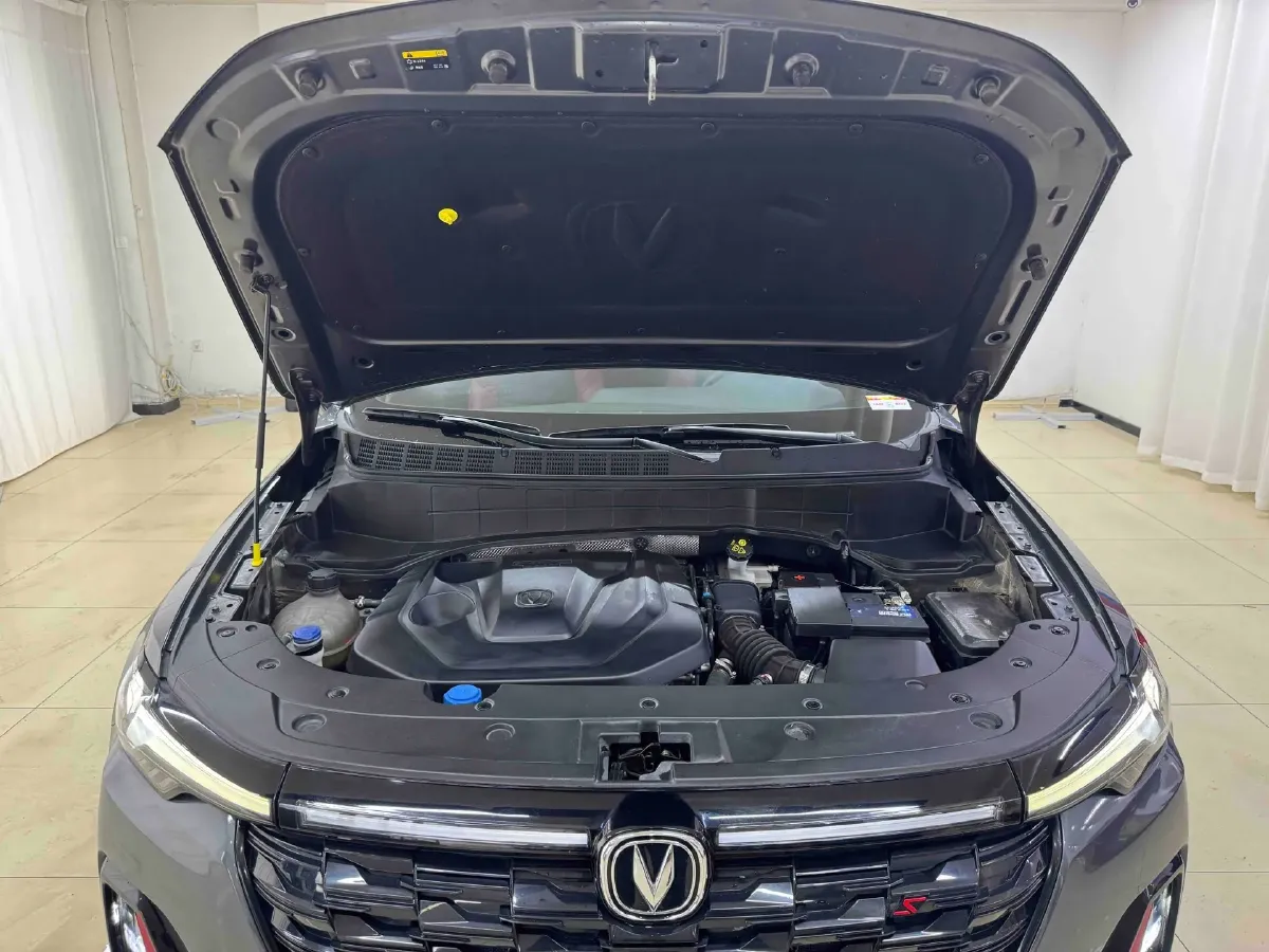 2023 ChangAn CS35 Plus 1.4T 160HP L4 7DCT,autocango,china used car exporter,china ev exporter,chinese used car exporter,chinese used ev exporter