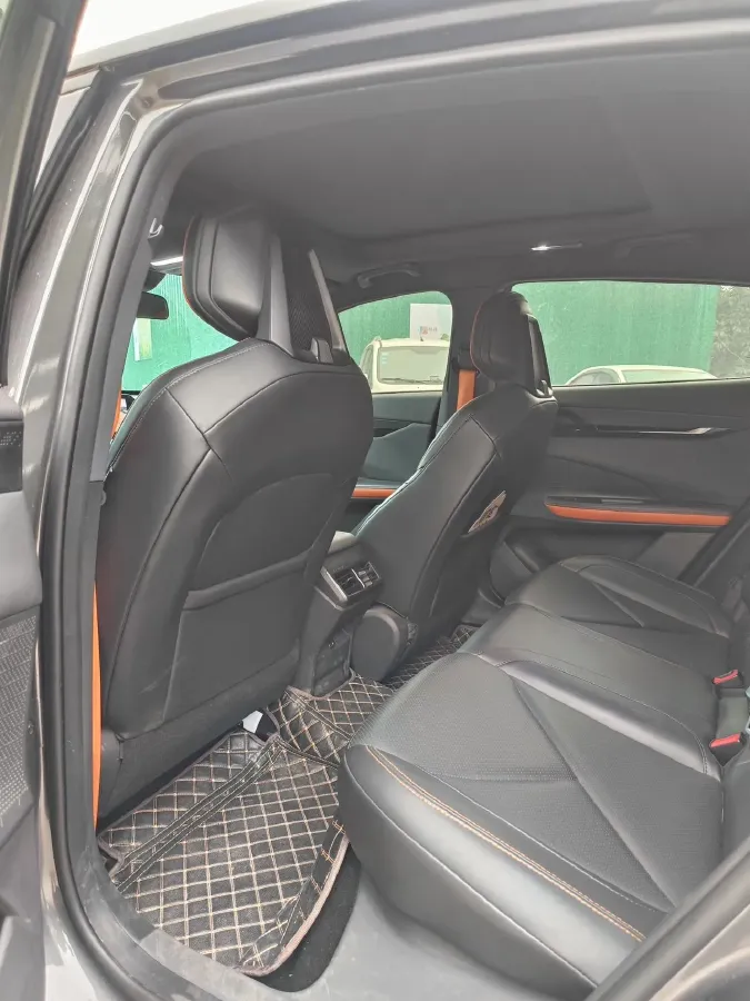 2022 ChangAn UNI-V 1.5T 188HP L4 7DCT,autocango,china used car exporter,china ev exporter,chinese used car exporter,chinese used ev exporter