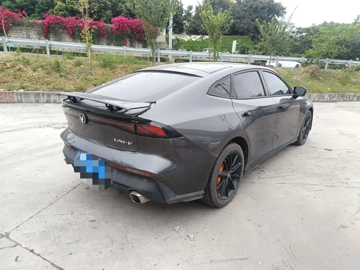 2022 ChangAn UNI-V 1.5T 188HP L4 7DCT,autocango,china used car exporter,china ev exporter,chinese used car exporter,chinese used ev exporter