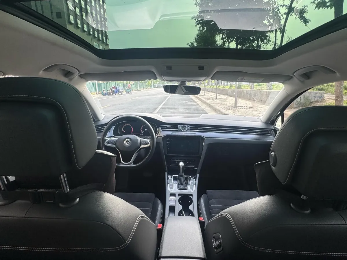 2020 Volkswagen Magotan 2.0T 186HP L4 7DCT,autocango,china used car exporter,china ev exporter,chinese used car exporter,chinese used ev exporter