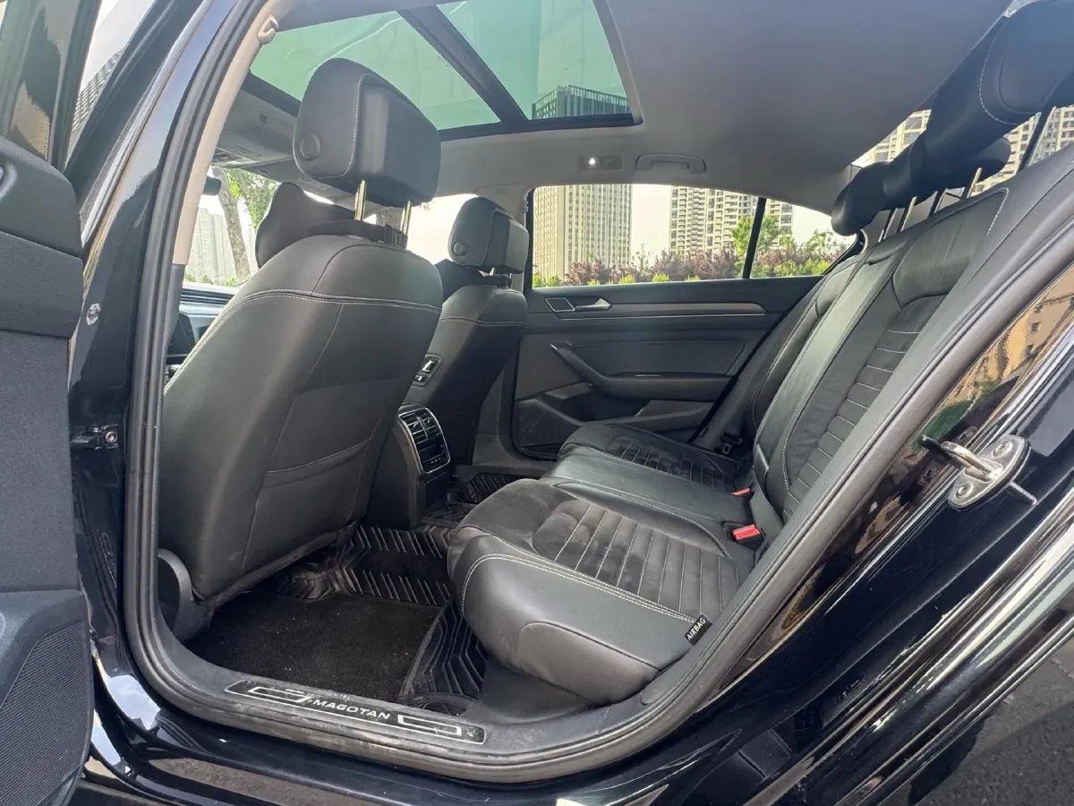2020 Volkswagen Magotan 2.0T 186HP L4 7DCT,autocango,china used car exporter,china ev exporter,chinese used car exporter,chinese used ev exporter