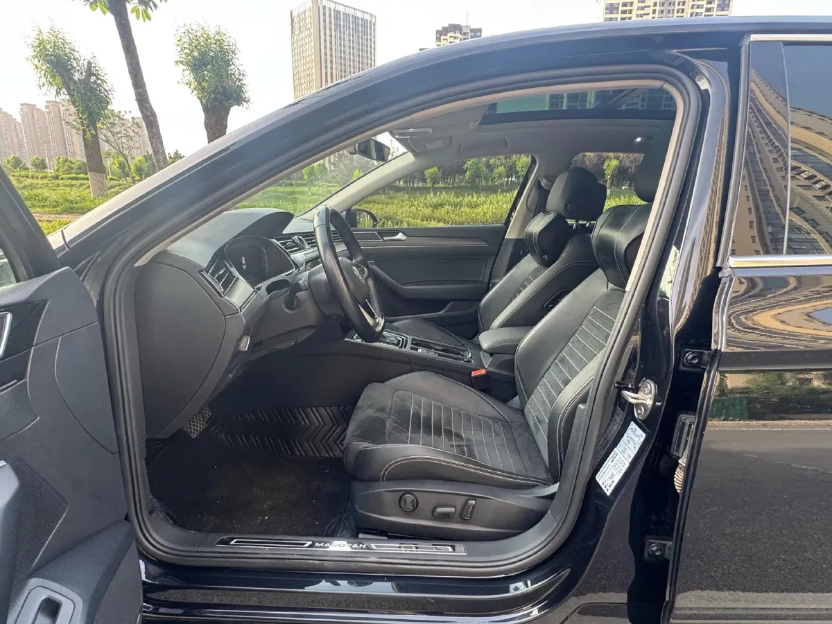 2020 Volkswagen Magotan 2.0T 186HP L4 7DCT,autocango,china used car exporter,china ev exporter,chinese used car exporter,chinese used ev exporter