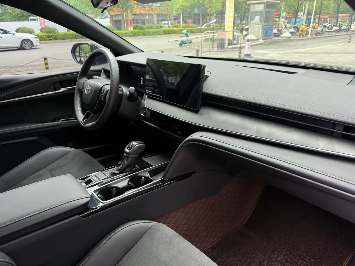 2024 Toyota Camry 2.0L 152HP L4 E-CVT Hybrid,autocango,china used car exporter,china ev exporter,chinese used car exporter,chinese used ev exporter