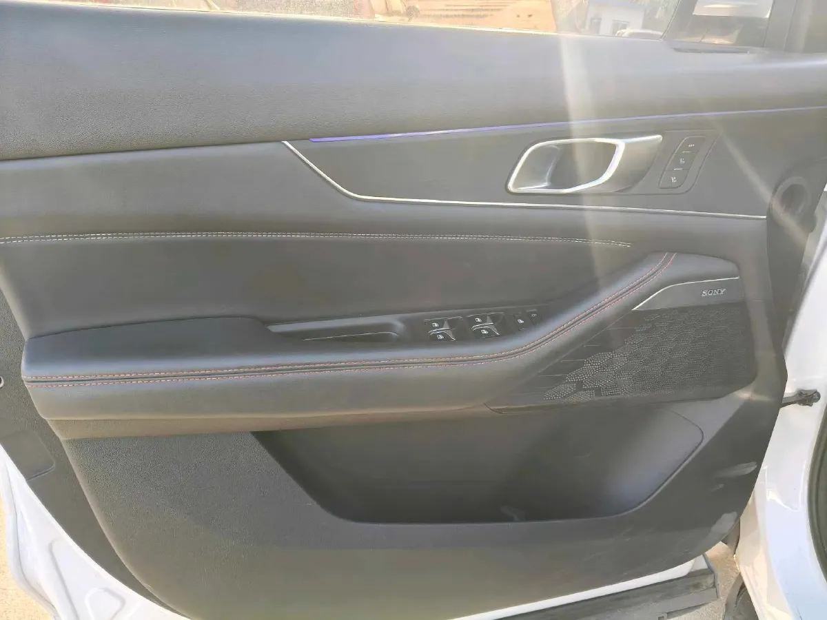 2021 ChangAn UNI-K 2.0T 233HP L4 8AT,autocango,china used car exporter,china ev exporter,chinese used car exporter,chinese used ev exporter