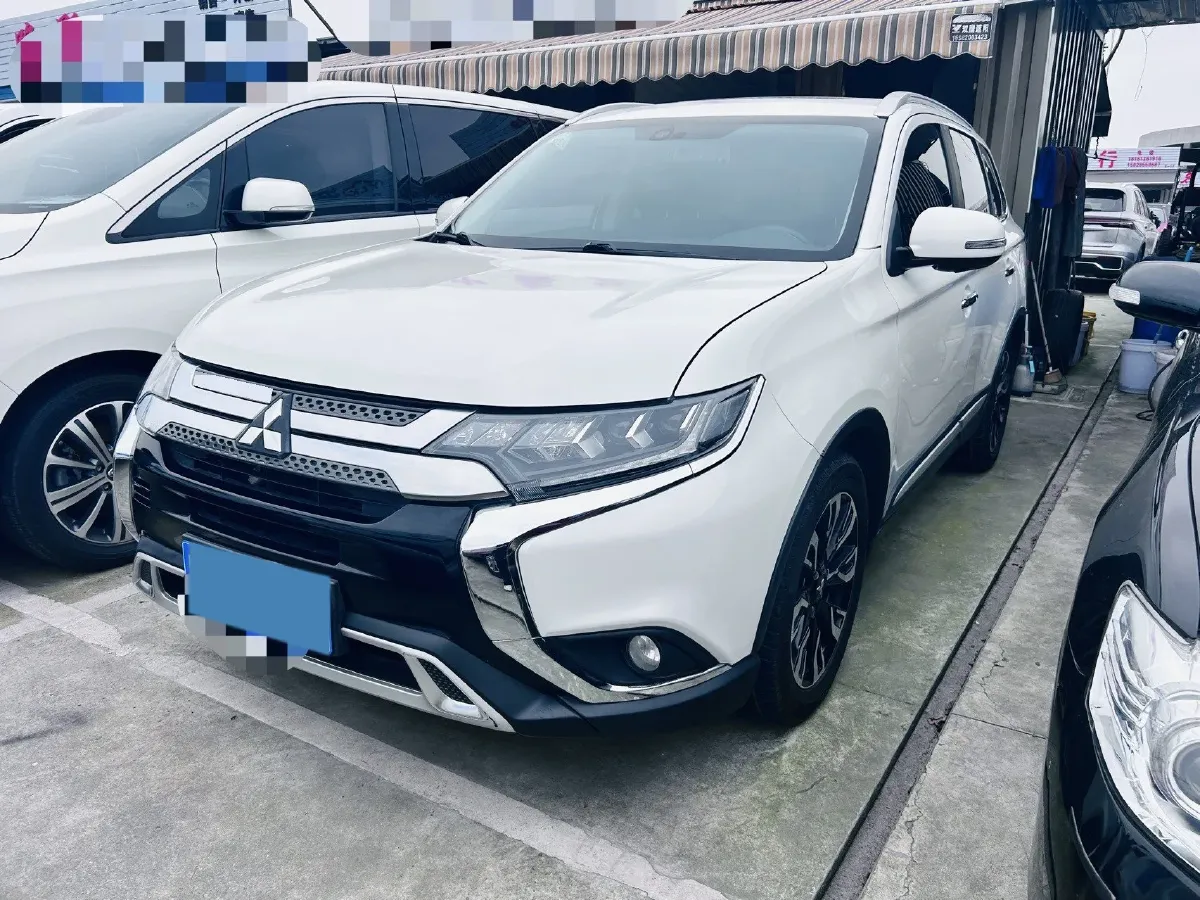 2020 Mitsubishi Outlander 2.4L 192HP L4 CVT,autocango,china used car exporter,china ev exporter,chinese used car exporter,chinese used ev exporter