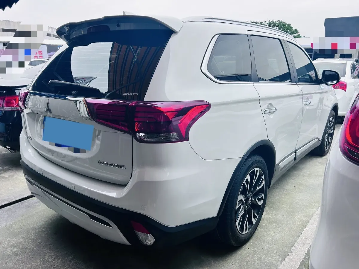 2020 Mitsubishi Outlander 2.4L 192HP L4 CVT,autocango,china used car exporter,china ev exporter,chinese used car exporter,chinese used ev exporter