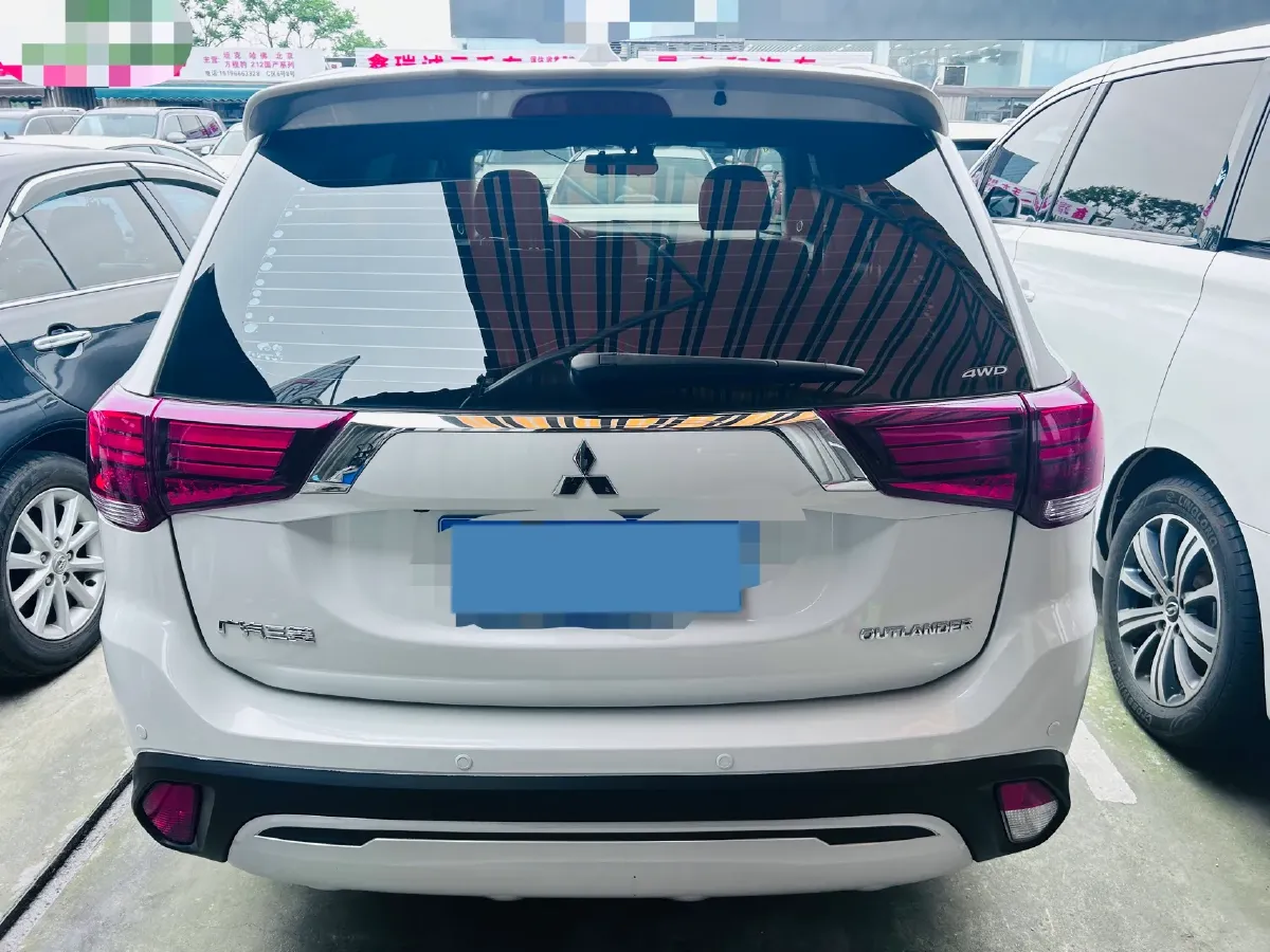 2020 Mitsubishi Outlander 2.4L 192HP L4 CVT,autocango,china used car exporter,china ev exporter,chinese used car exporter,chinese used ev exporter