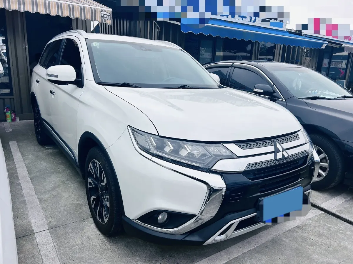 2020 Mitsubishi Outlander 2.4L 192HP L4 CVT,autocango,china used car exporter,china ev exporter,chinese used car exporter,chinese used ev exporter