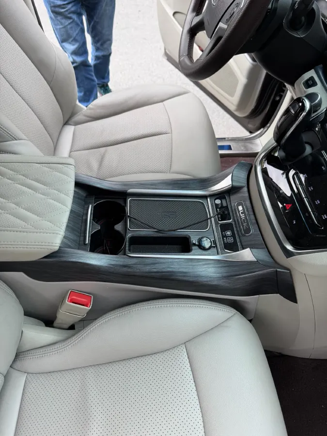 2021 Buick GL8 2.0T 237HP L4 9AT,autocango,china used car exporter,china ev exporter,chinese used car exporter,chinese used ev exporter