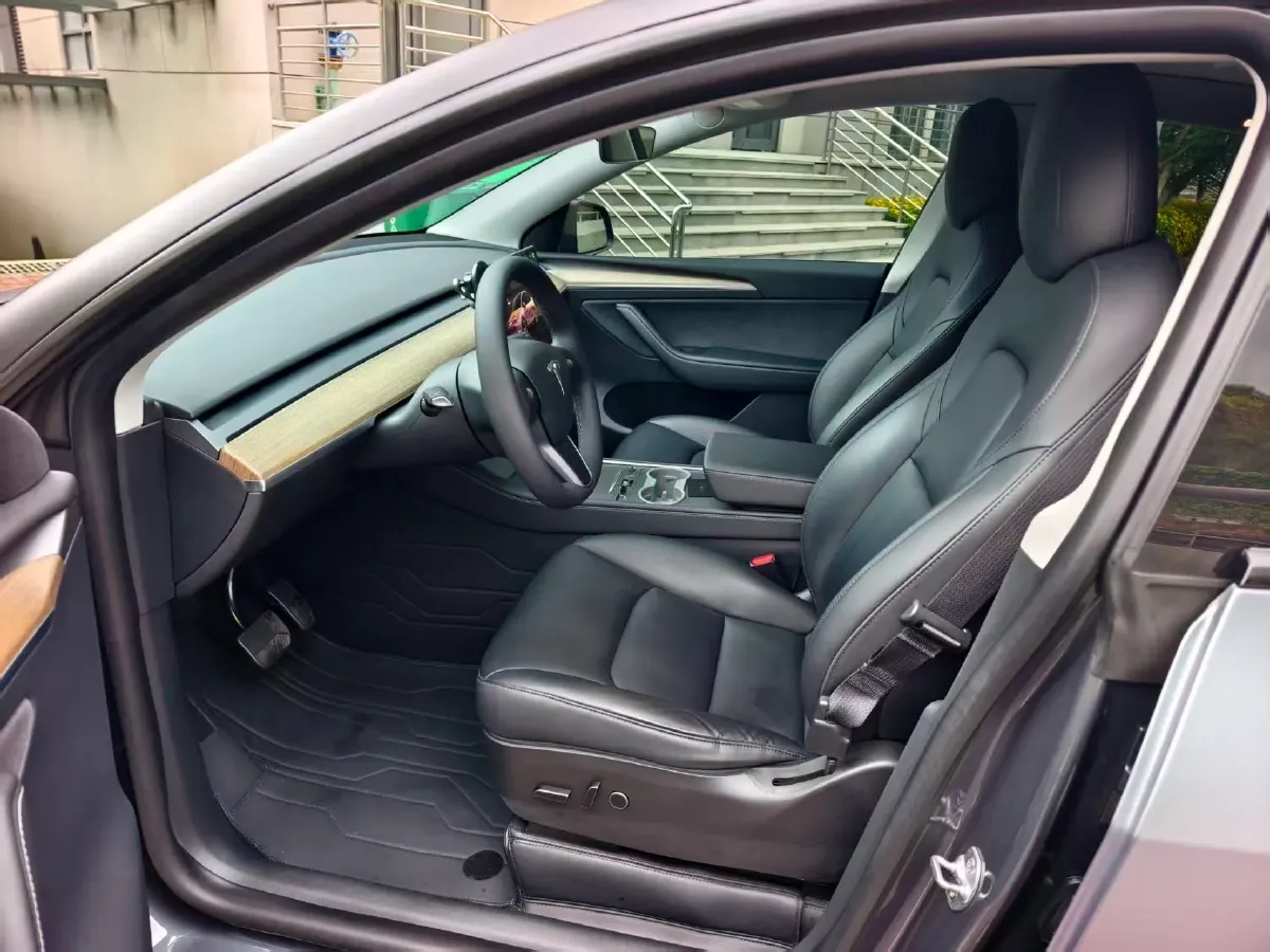 2022 Tesla Model Y BEV 60KWH,autocango,china used car exporter,china ev exporter,chinese used car exporter,chinese used ev exporter