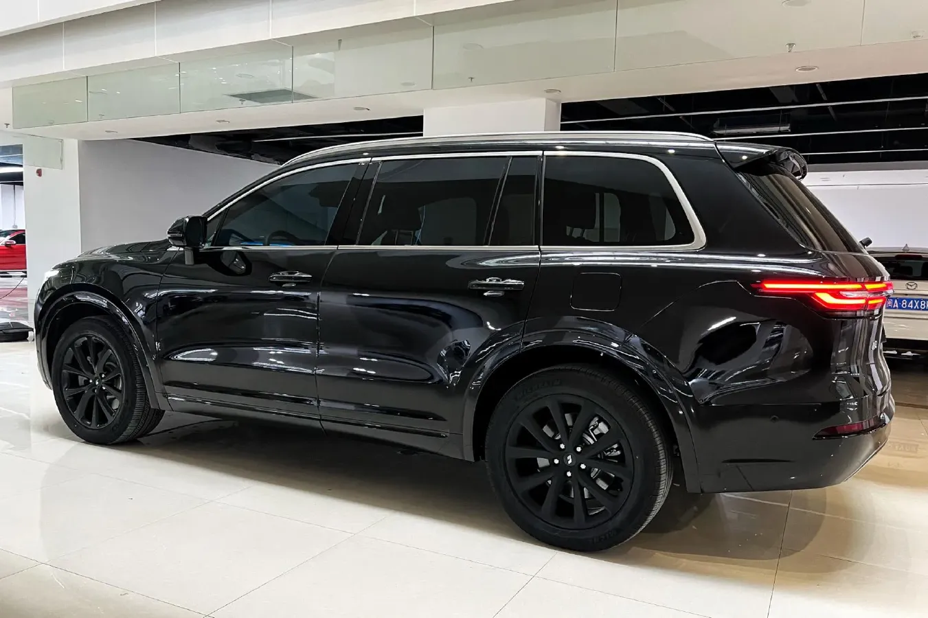 2021 Li ONE Range Extended 131HP REEV 40.5KWH,autocango,china used car exporter,china ev exporter,chinese used car exporter,chinese used ev exporter