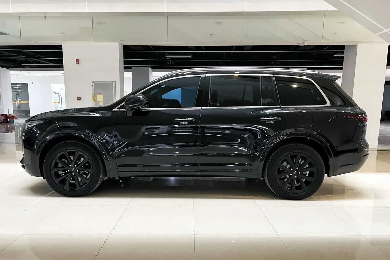 2021 Li ONE Range Extended 131HP REEV 40.5KWH,autocango,china used car exporter,china ev exporter,chinese used car exporter,chinese used ev exporter