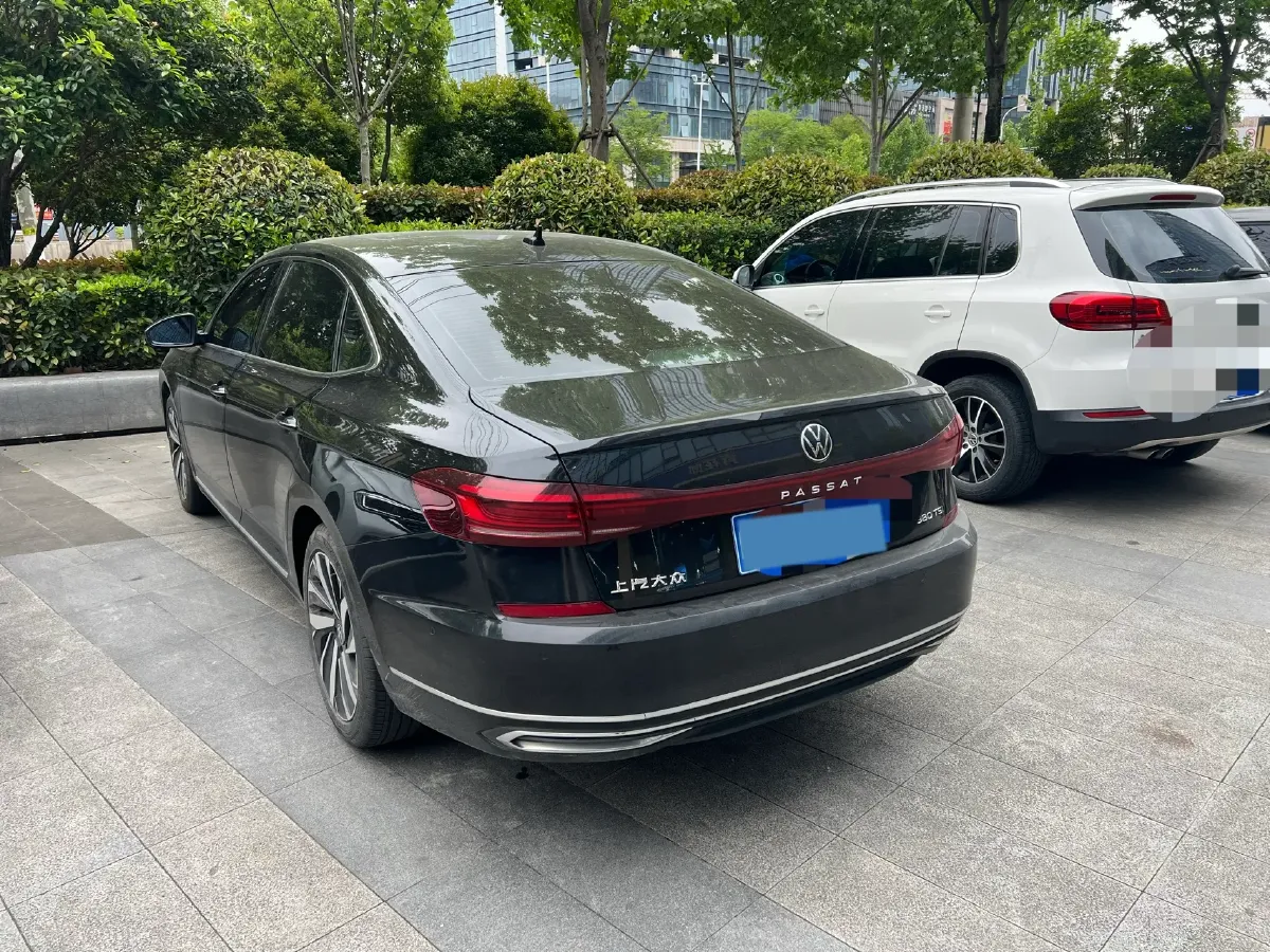 2024 Volkswagen Passat 2.0T 220HP L4 7DCT,autocango,china used car exporter,china ev exporter,chinese used car exporter,chinese used ev exporter