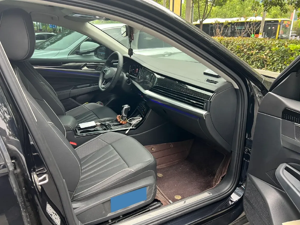 2024 Volkswagen Passat 2.0T 220HP L4 7DCT,autocango,china used car exporter,china ev exporter,chinese used car exporter,chinese used ev exporter