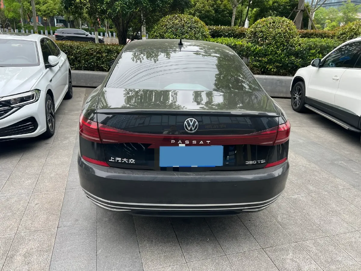 2024 Volkswagen Passat 2.0T 220HP L4 7DCT,autocango,china used car exporter,china ev exporter,chinese used car exporter,chinese used ev exporter