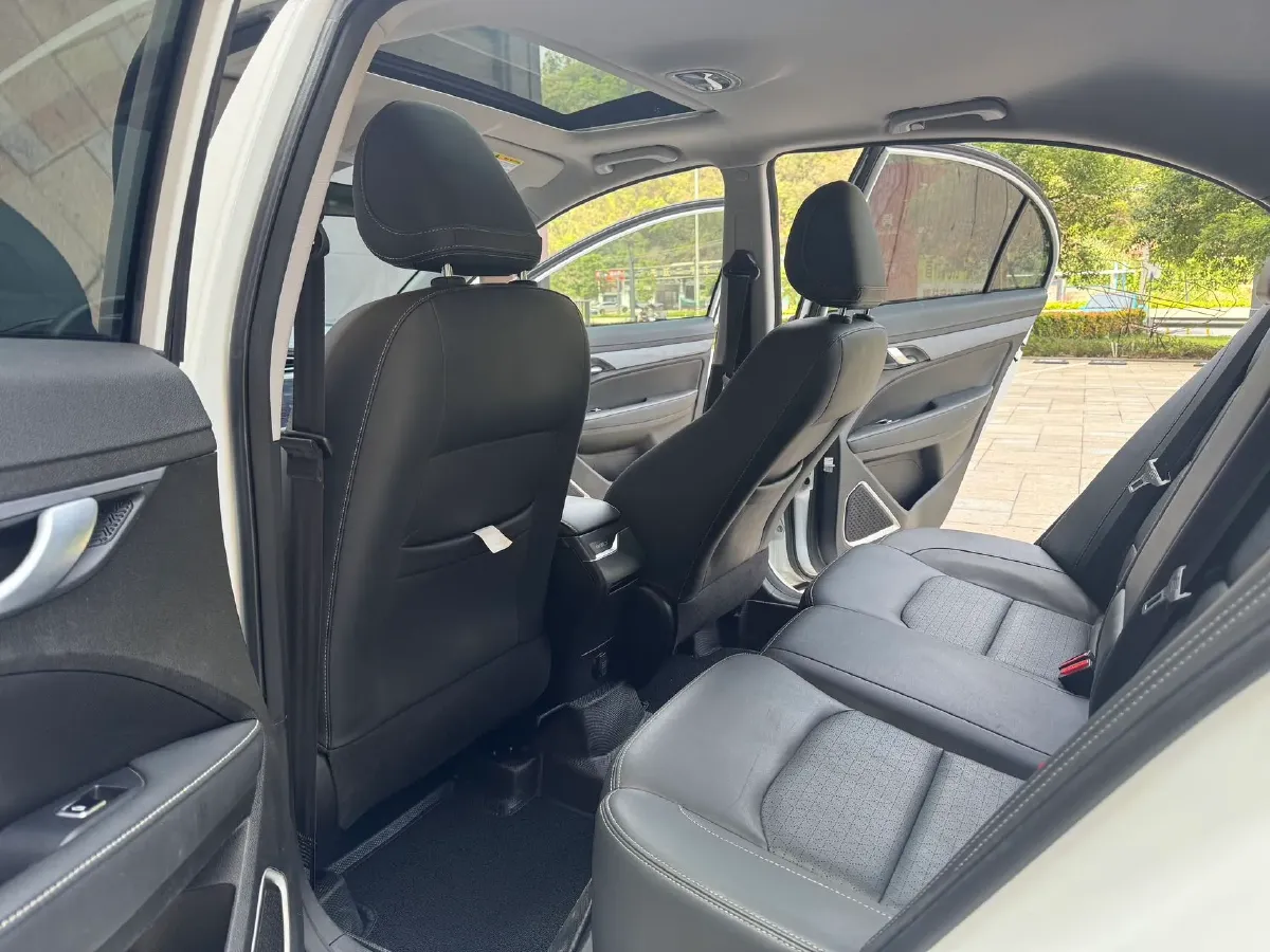 2021 Geely Emgrand 1.5L 109HP L4 CVT,autocango,china used car exporter,china ev exporter,chinese used car exporter,chinese used ev exporter