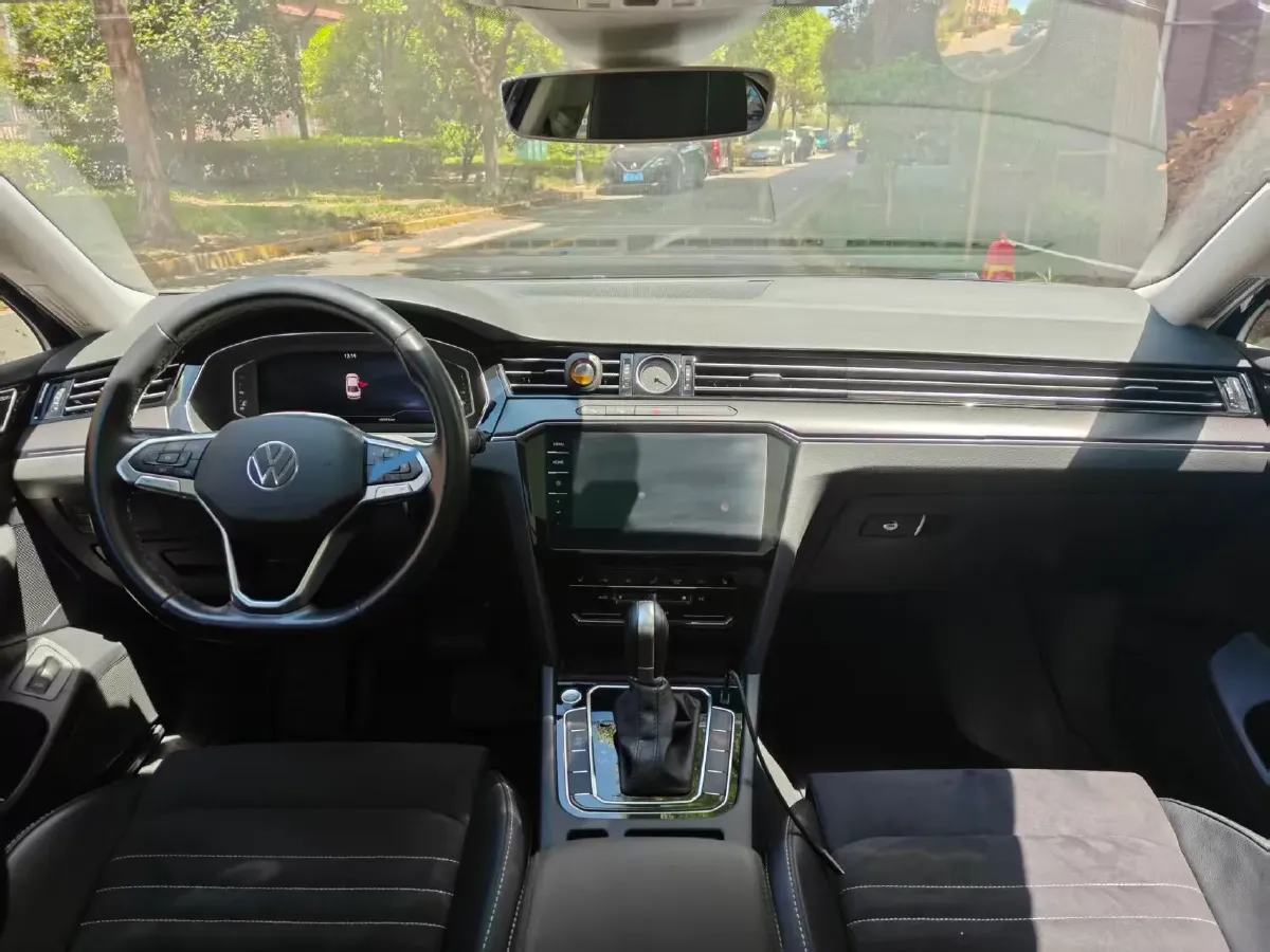 2020 Volkswagen Magotan 2.0T 220HP L4 7DCT,autocango,china used car exporter,china ev exporter,chinese used car exporter,chinese used ev exporter