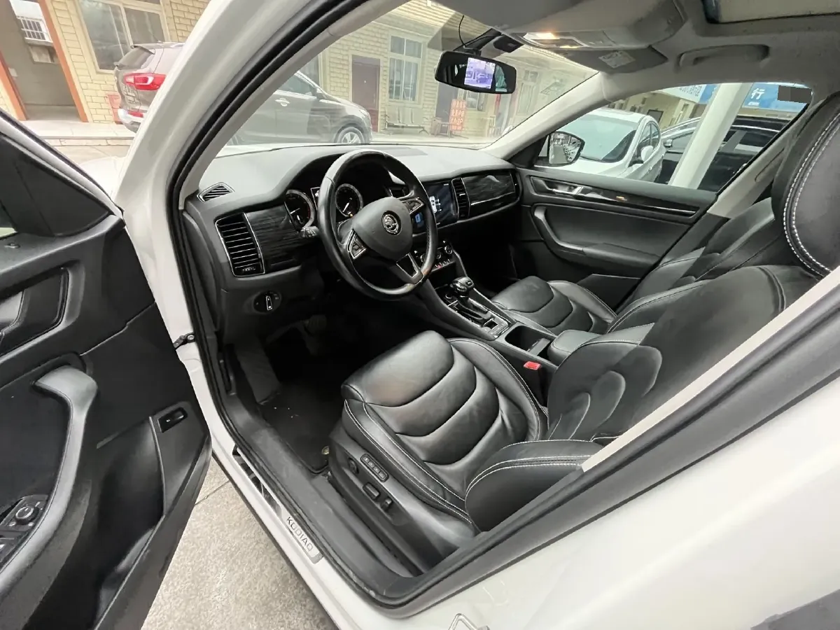 2018 Skoda Kodiak 1.8T 180HP L4 7DCT,autocango,china used car exporter,china ev exporter,chinese used car exporter,chinese used ev exporter