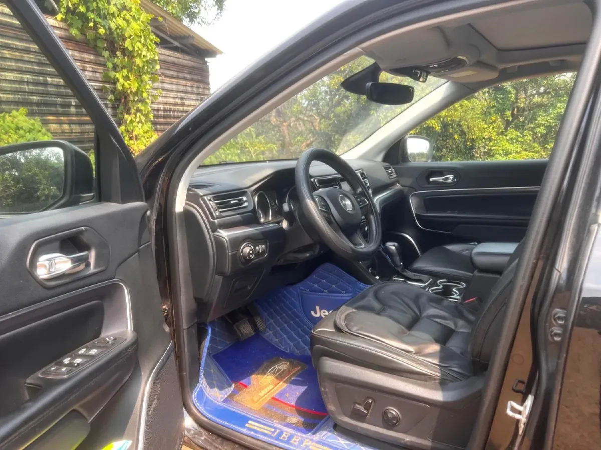 2018 Jeep Grand Commander 2.0T 265HP L4 9AT,autocango,china used car exporter,china ev exporter,chinese used car exporter,chinese used ev exporter