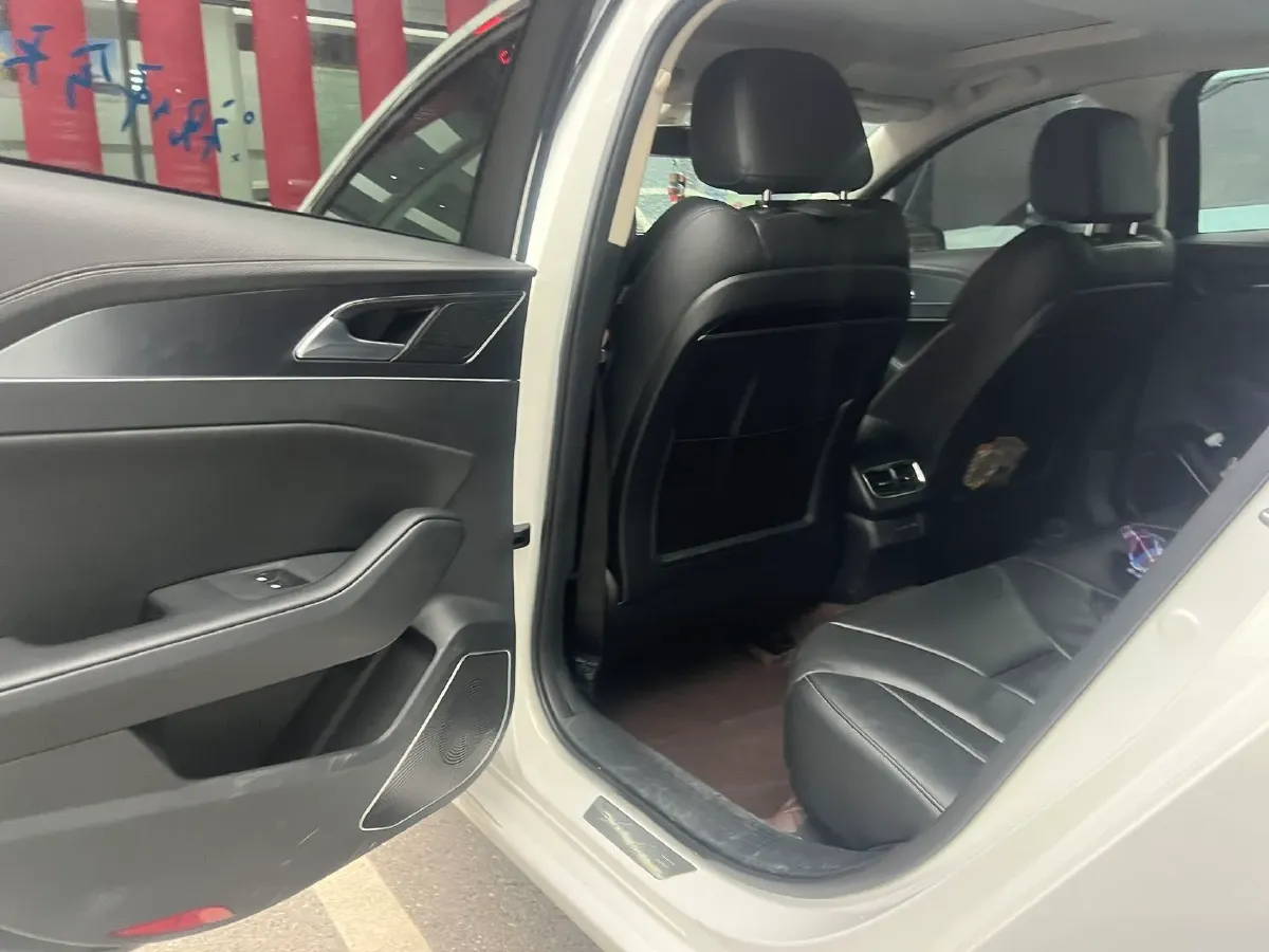 2022 HongQi H5 1.5T 169HP L4 7DCT,autocango,china used car exporter,china ev exporter,chinese used car exporter,chinese used ev exporter