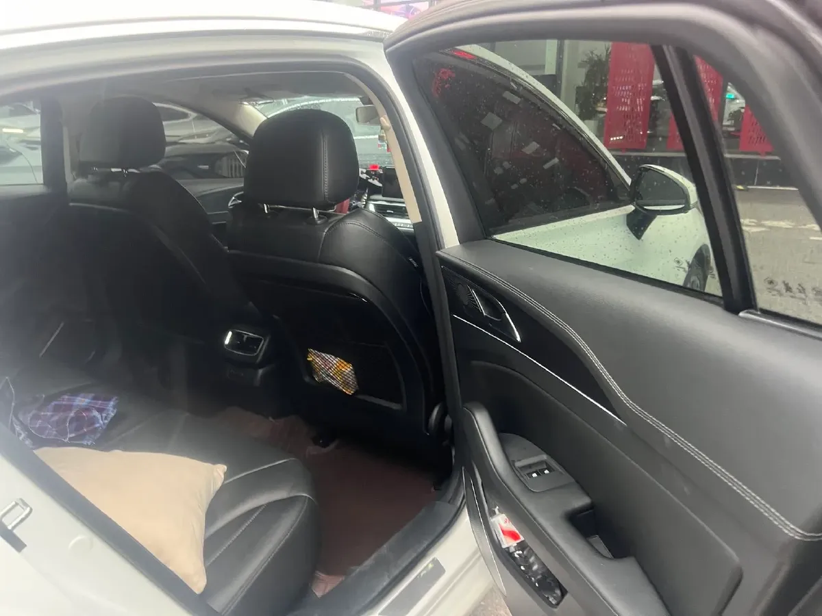 2022 HongQi H5 1.5T 169HP L4 7DCT,autocango,china used car exporter,china ev exporter,chinese used car exporter,chinese used ev exporter