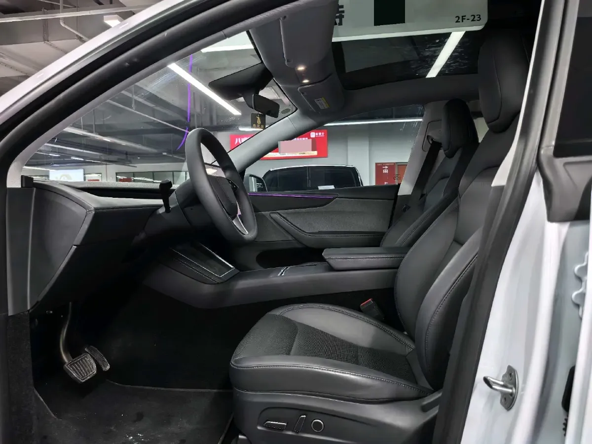 2025 Tesla Model Y BEV 62.5KWH,autocango,china used car exporter,china ev exporter,chinese used car exporter,chinese used ev exporter