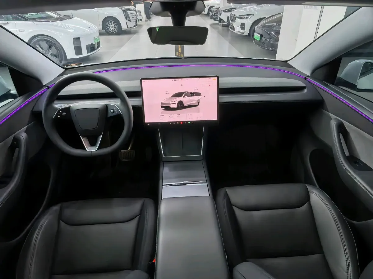 2025 Tesla Model Y BEV 62.5KWH,autocango,china used car exporter,china ev exporter,chinese used car exporter,chinese used ev exporter