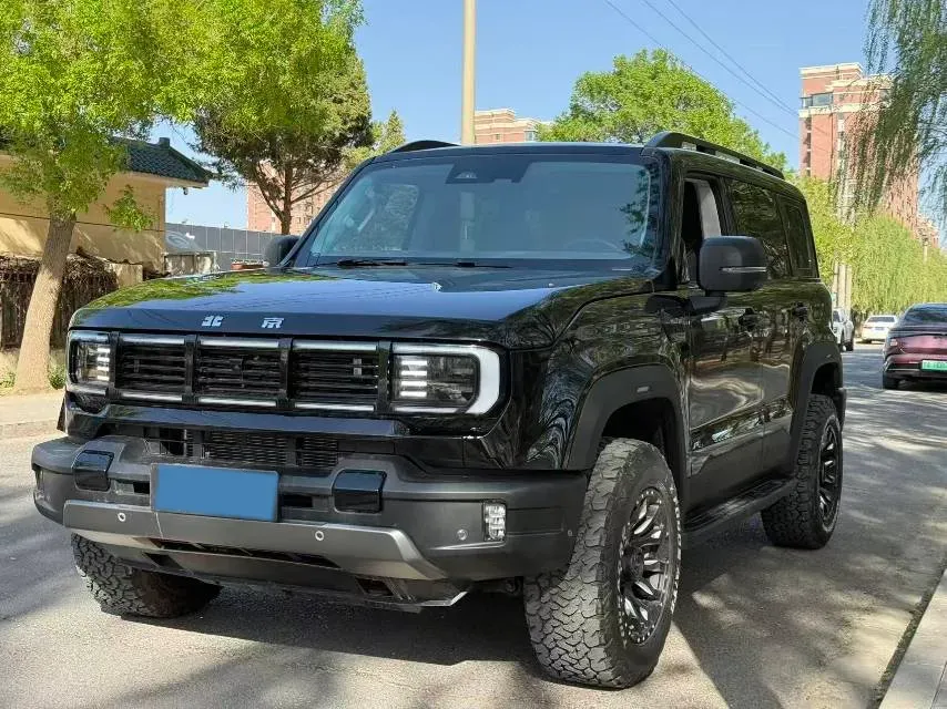 2024 Beijing BJ40 2.0T 245HP L4 8AT,autocango,china used car exporter,china ev exporter,chinese used car exporter,chinese used ev exporter