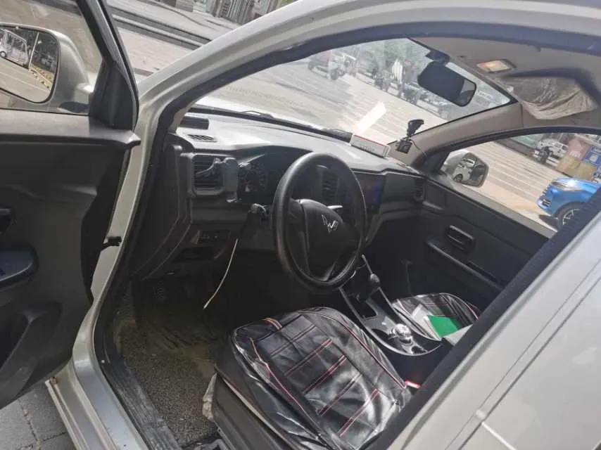 2019 WuLing HongGuang 1.5L 105HP L4 5MT,autocango,china used car exporter,china ev exporter,chinese used car exporter,chinese used ev exporter