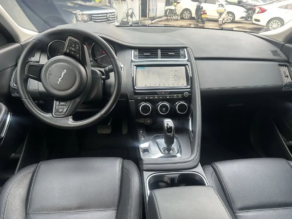 2018 Jaguar E-PACE 2.0T 249HP L4 9AT,autocango,china used car exporter,china ev exporter,chinese used car exporter,chinese used ev exporter