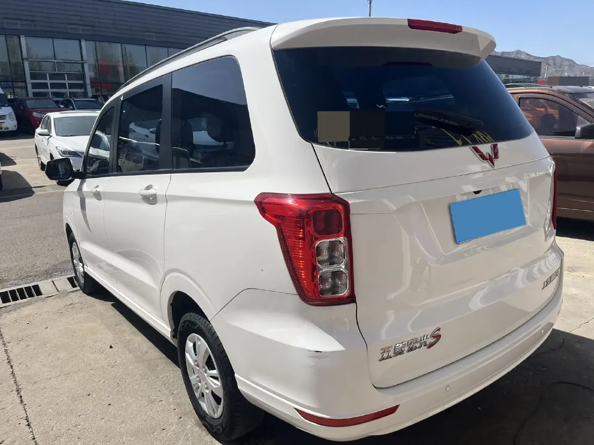 2021 WuLing HongGuang 1.5L 99HP L4 6MT,autocango,china used car exporter,china ev exporter,chinese used car exporter,chinese used ev exporter